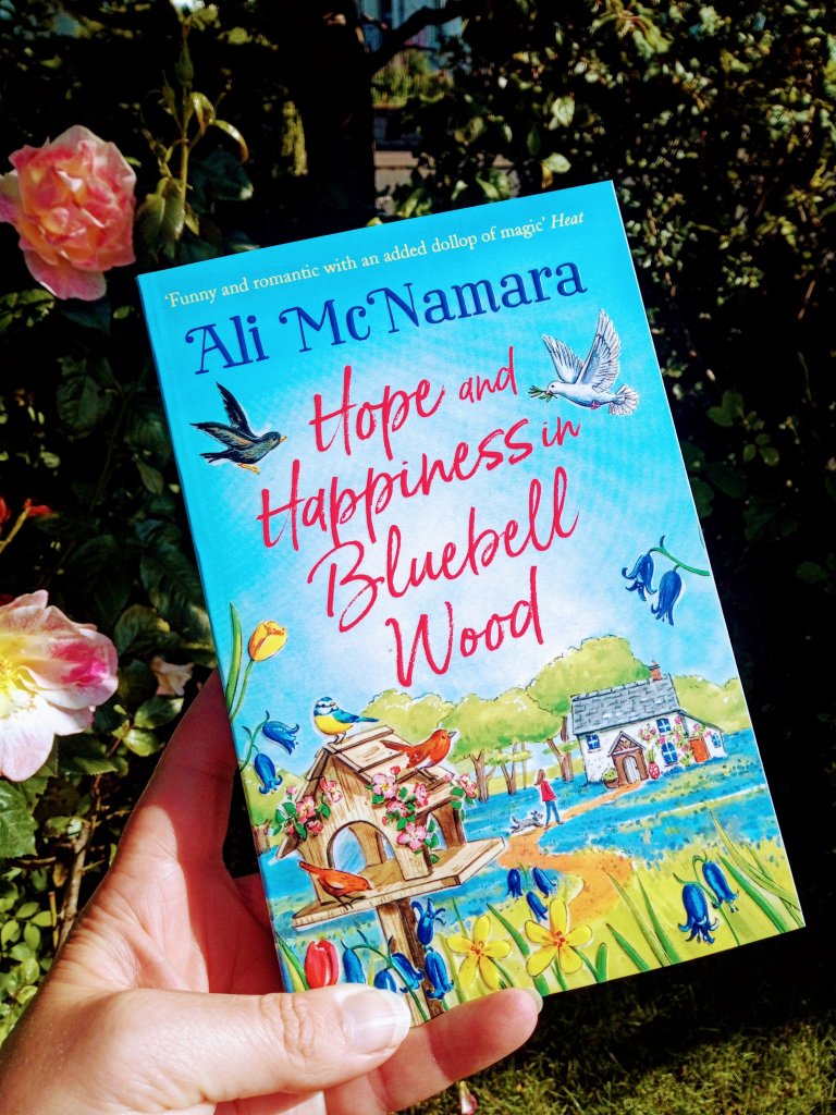 Hope and Happiness in Bluebell Wood by Ali McNamara #bookreview @AliMcNamara @LittleBookCafe @BooksSphere